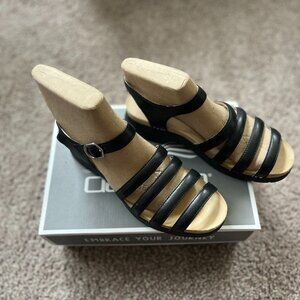 New in box Dansko Roxie Nappa black size 40